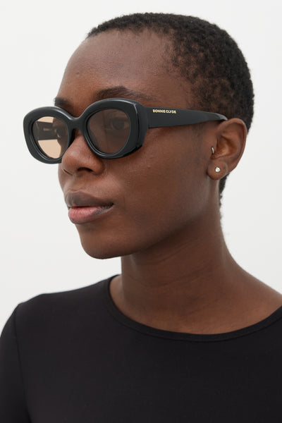 Bonnie Clyde // Black Portal Round Sunglasses – VSP Consignment