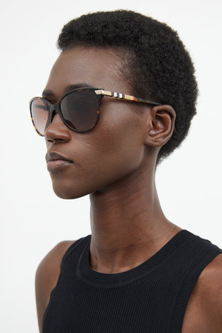 Burberry-B4216-  display picture 1