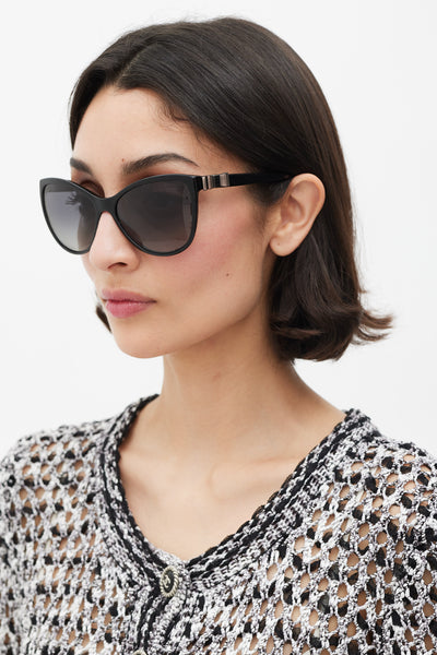 Chanel // Black Oversized 5281Q CC Bow Sunglasses – VSP  display picture 2