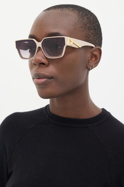 Fendi // FE40099I Logo Square Sunglasses – VSP Consignment