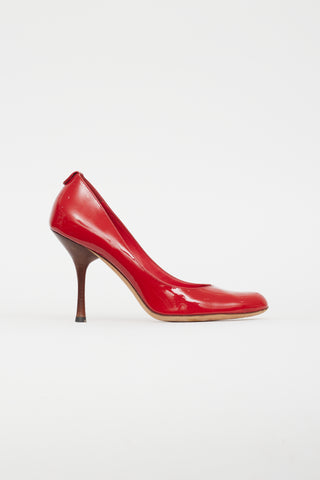 Red patent pumps round on sale toe