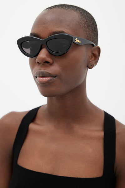 Loewe // Black Curvy LW40096I Sunglasses – VSP Consignment