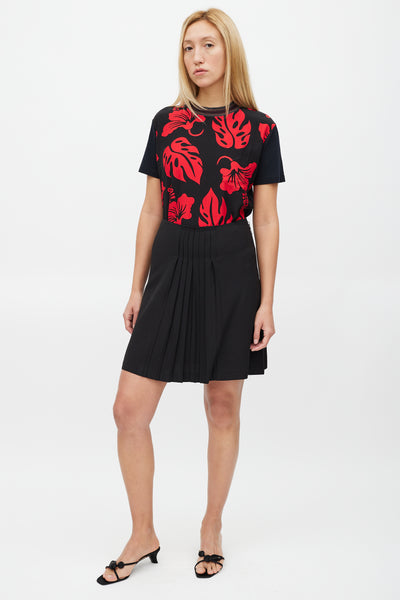 Prada // Black Logo Plaque Pleated Re-Nylon Skirt – VSP Consignment