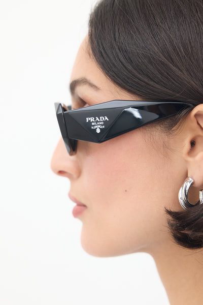 Prada // Black SPR17W Rectangular Sunglasses – VSP Consignment display picture 2