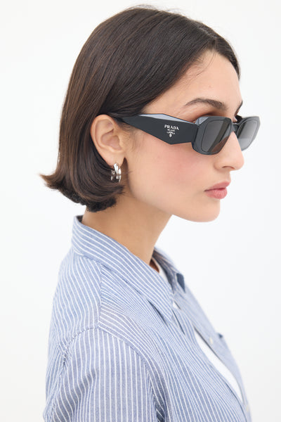 Prada // Black SPR17W Rectangular Sunglasses – VSP Consignment display picture 1