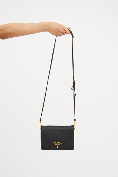 【極美品✨】PRADA プラダ　ボディバッグ　VITELLO DAINO 黒 Prada // Black Vitello Daino Crossbody Bag – VSP Consignment