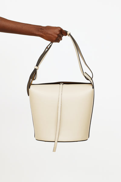 Burberry the medium shop leather bucket bag