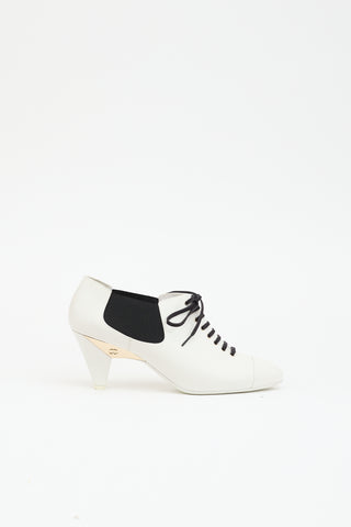 Chanel Cruise 2022 Leather CC Oxford Pump