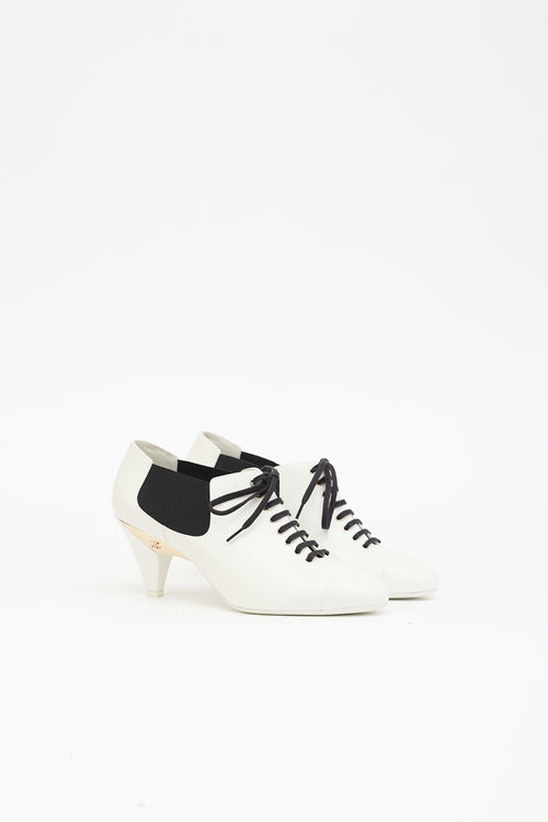 Chanel Cruise 2022 Leather CC Oxford Pump