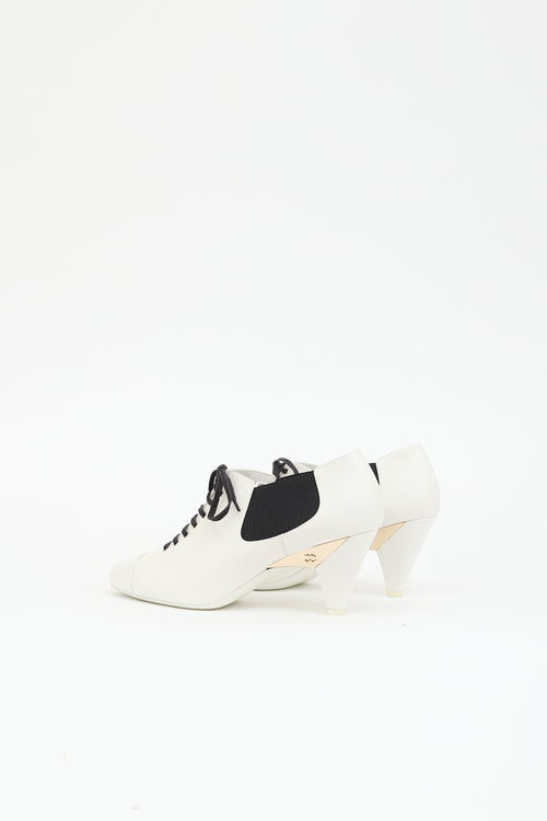 Chanel Cruise 2022 Leather CC Oxford Pump