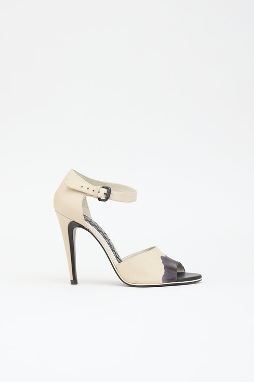 Bottega Veneta Leather D'Orsay Pump