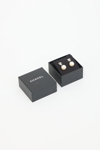 Chanel FW 2016 Faux Pearl CC Earrings