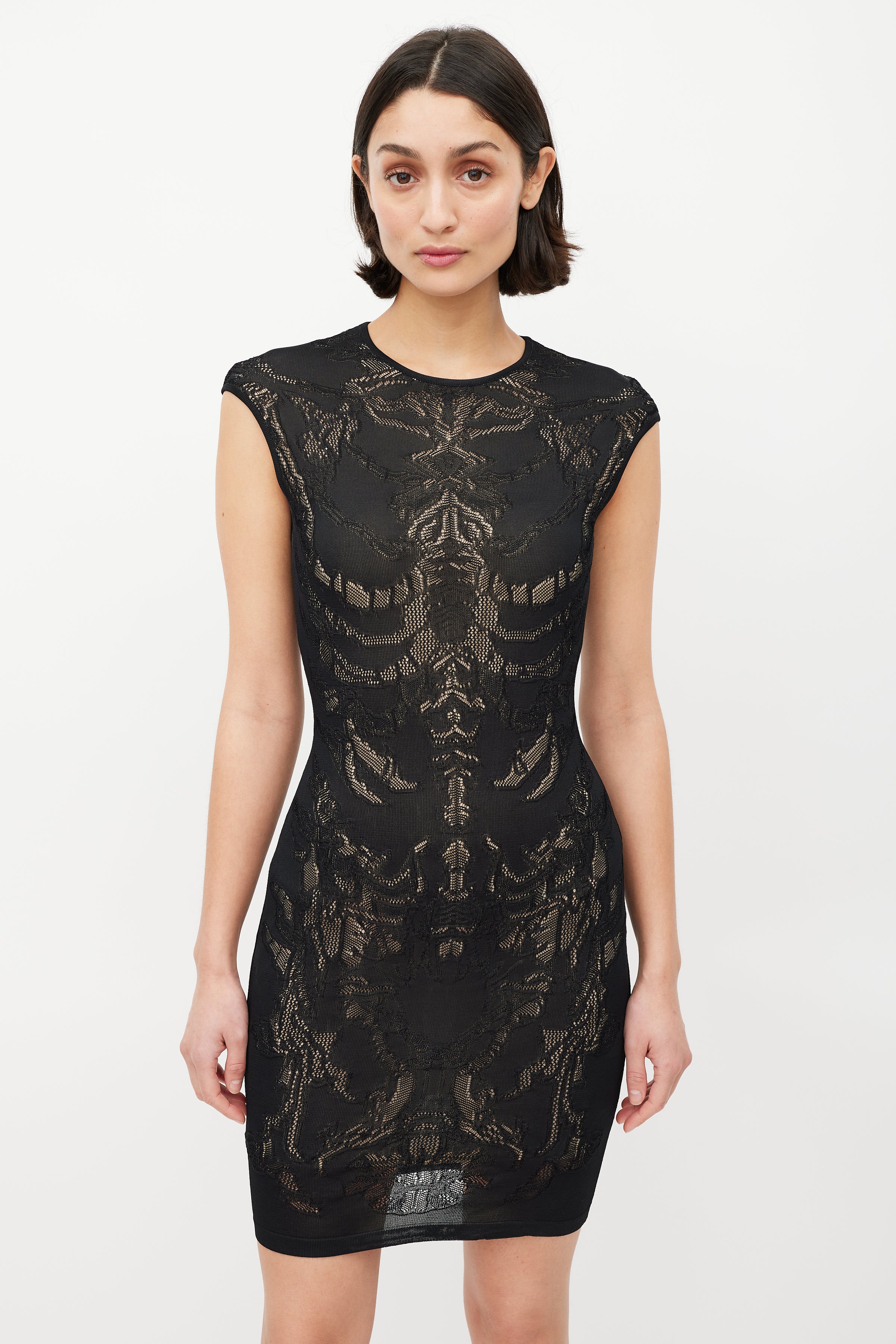 McQueen // Black & Beige Lace Bodycon Dress VSP Consignment McQueen // Black & Beige Lace Bodycon Dress VSP Consignment