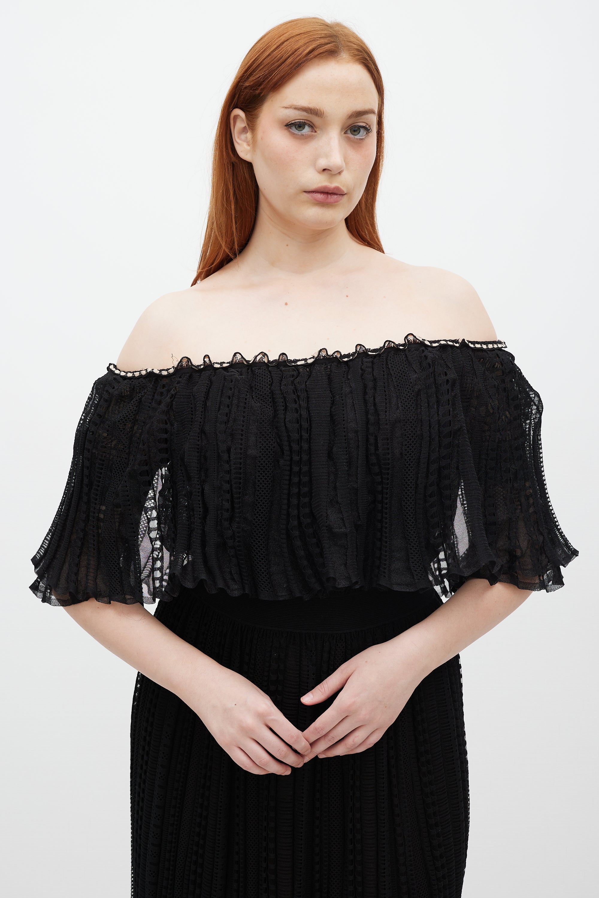alexander mcqueen off the shoulder dress 70129 auth ALEXANDER MCQUEEN white LEAF OFF-SHOULDER CREPE Gown Dress 46 XL