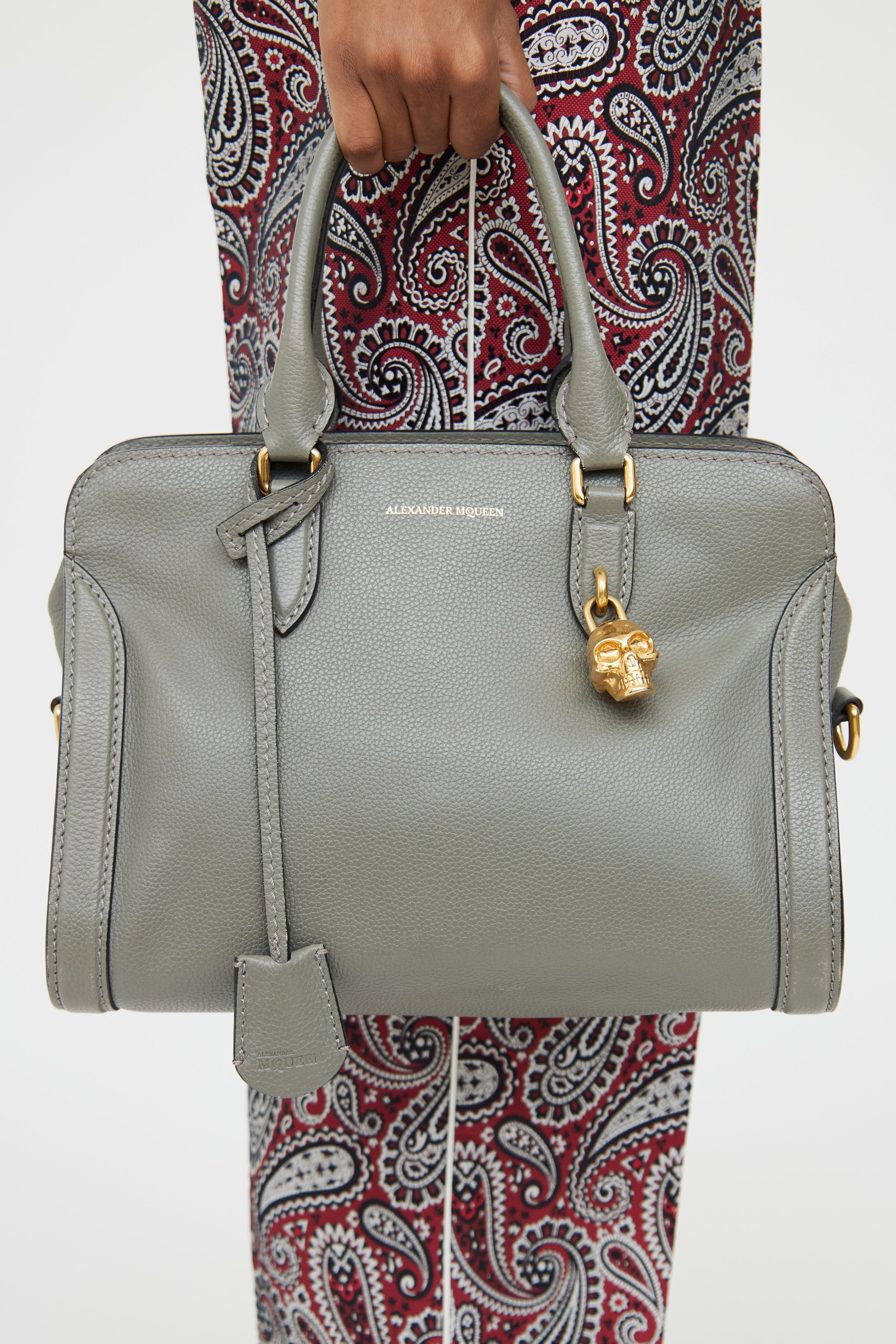 McQueen // Grey Skull Padlock Bag – VSP Consignment McQueen // Grey Skull Padlock Bag – VSP Consignment