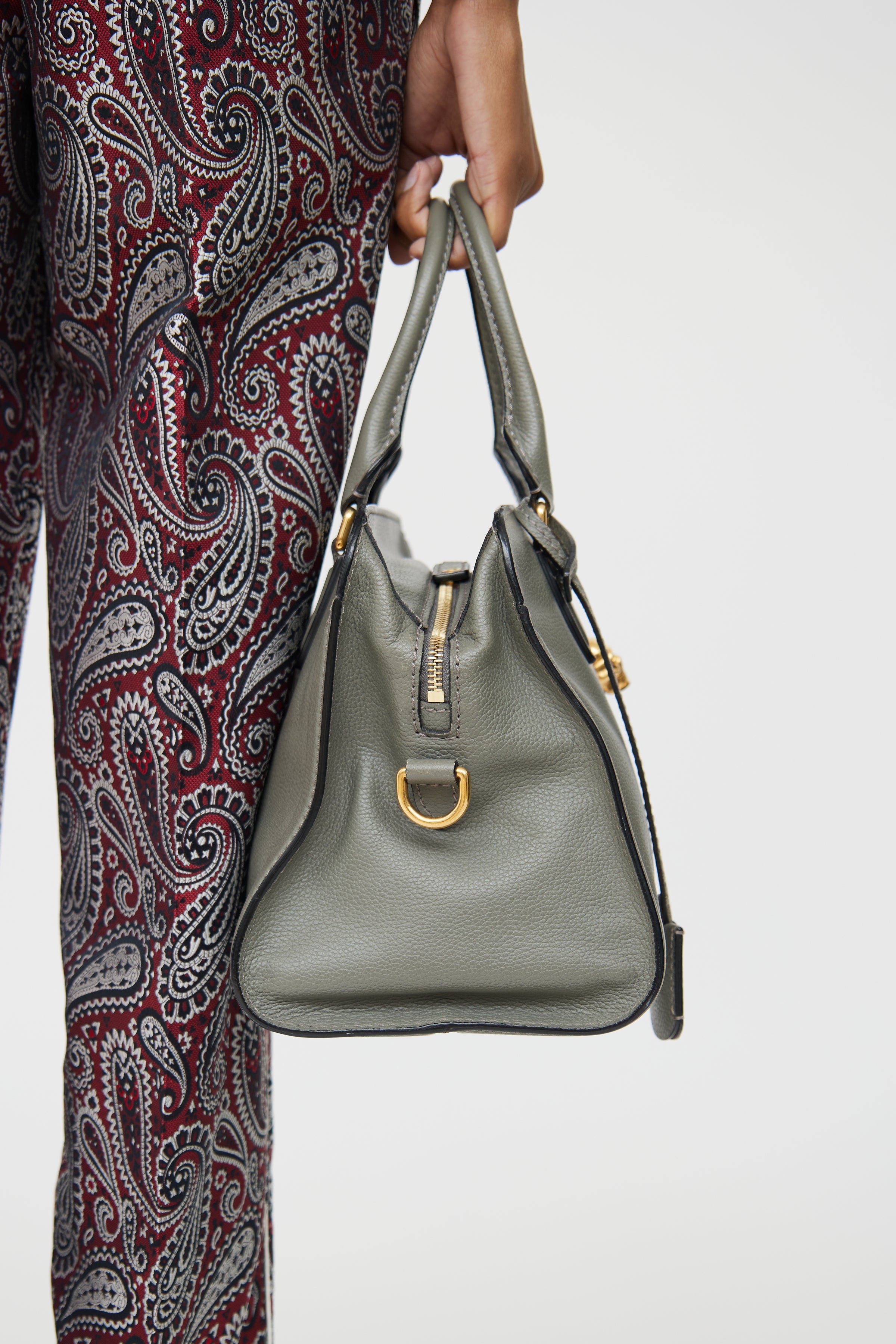 McQueen // Grey Skull Padlock Bag – VSP Consignment McQueen // Grey Skull Padlock Bag – VSP Consignment