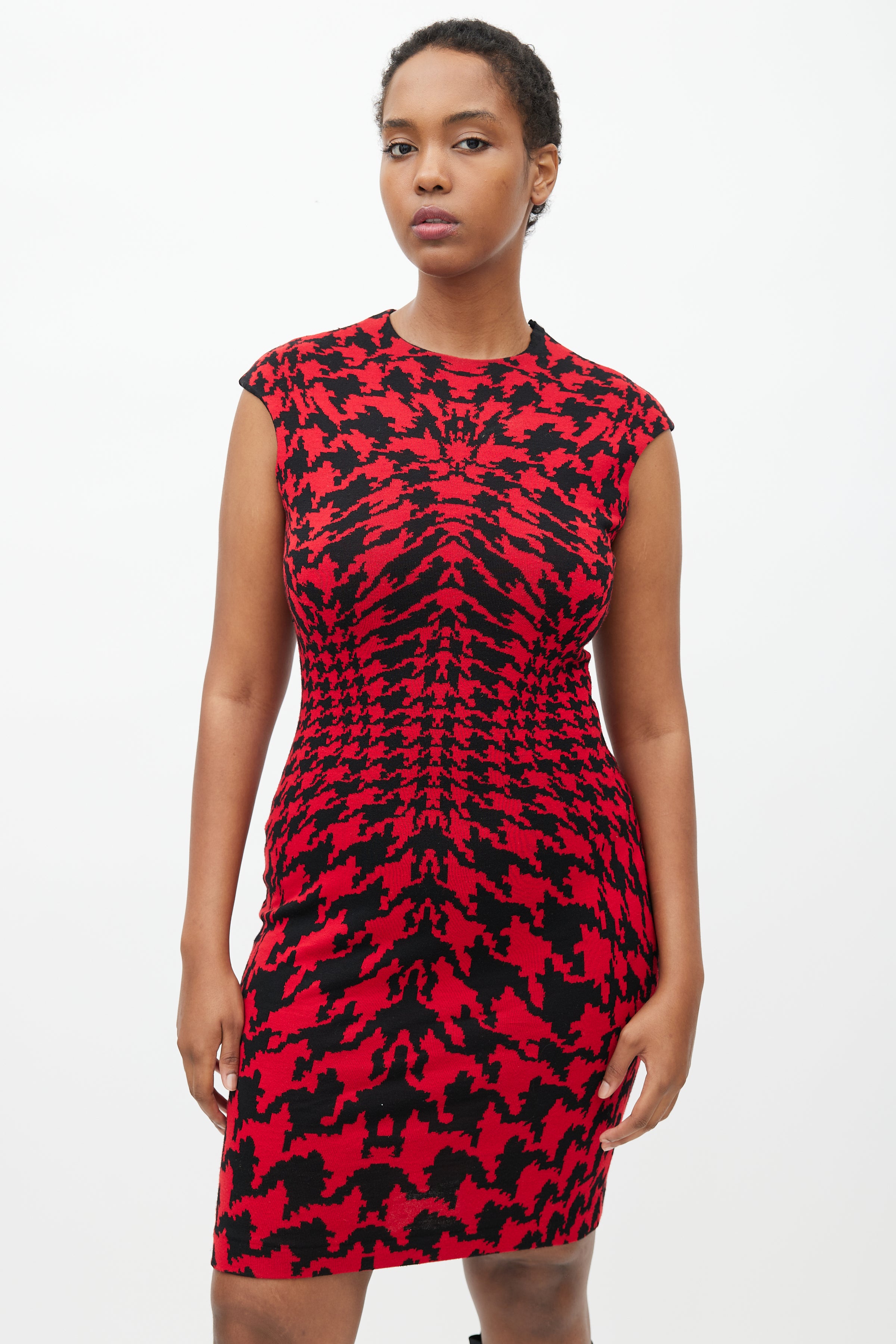 McQueen // Fall 2009 Red & Black Houndstooth Dress VSP Consignment McQueen // Fall 2009 Red & Black Houndstooth Dress VSP Consignment