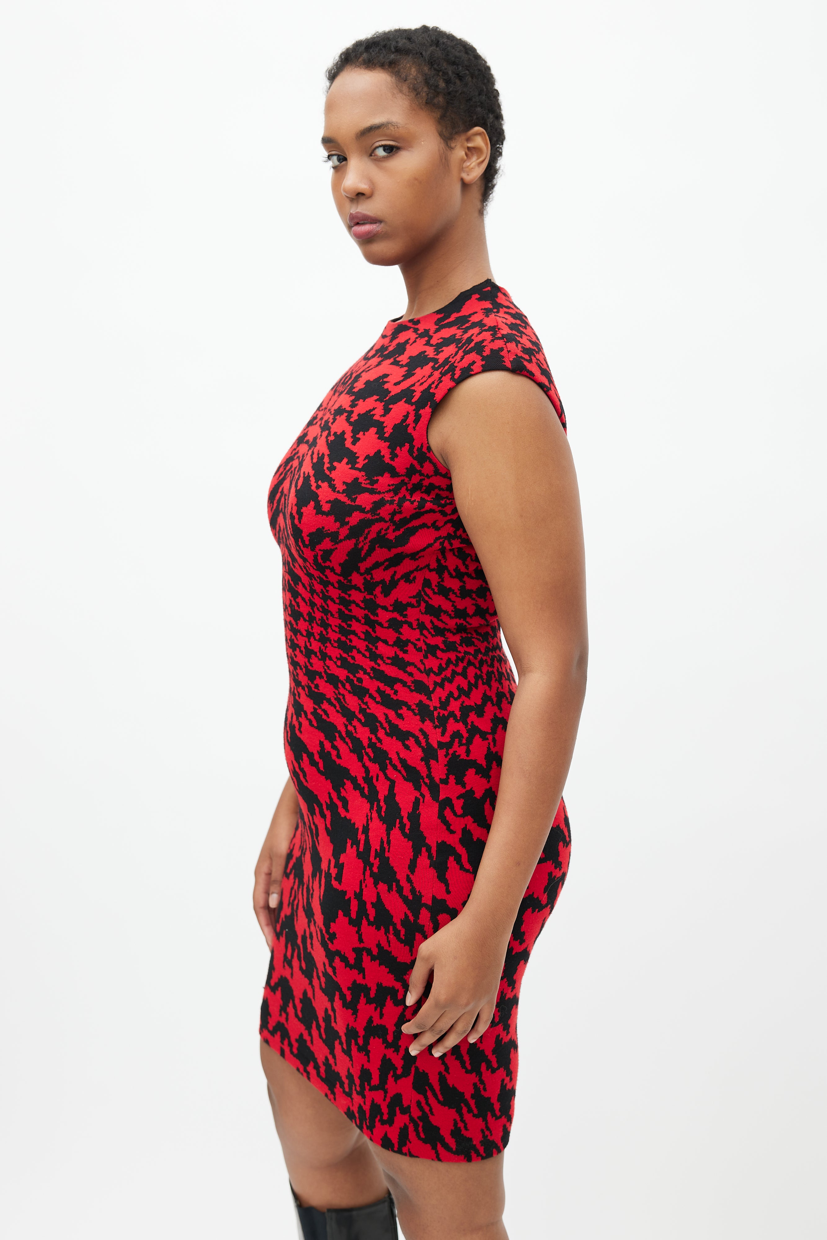 red and black houndstooth dress Aryeh Women's Red Black Houndstooth Crew Neck Sleeveless Knee Length Dress Small