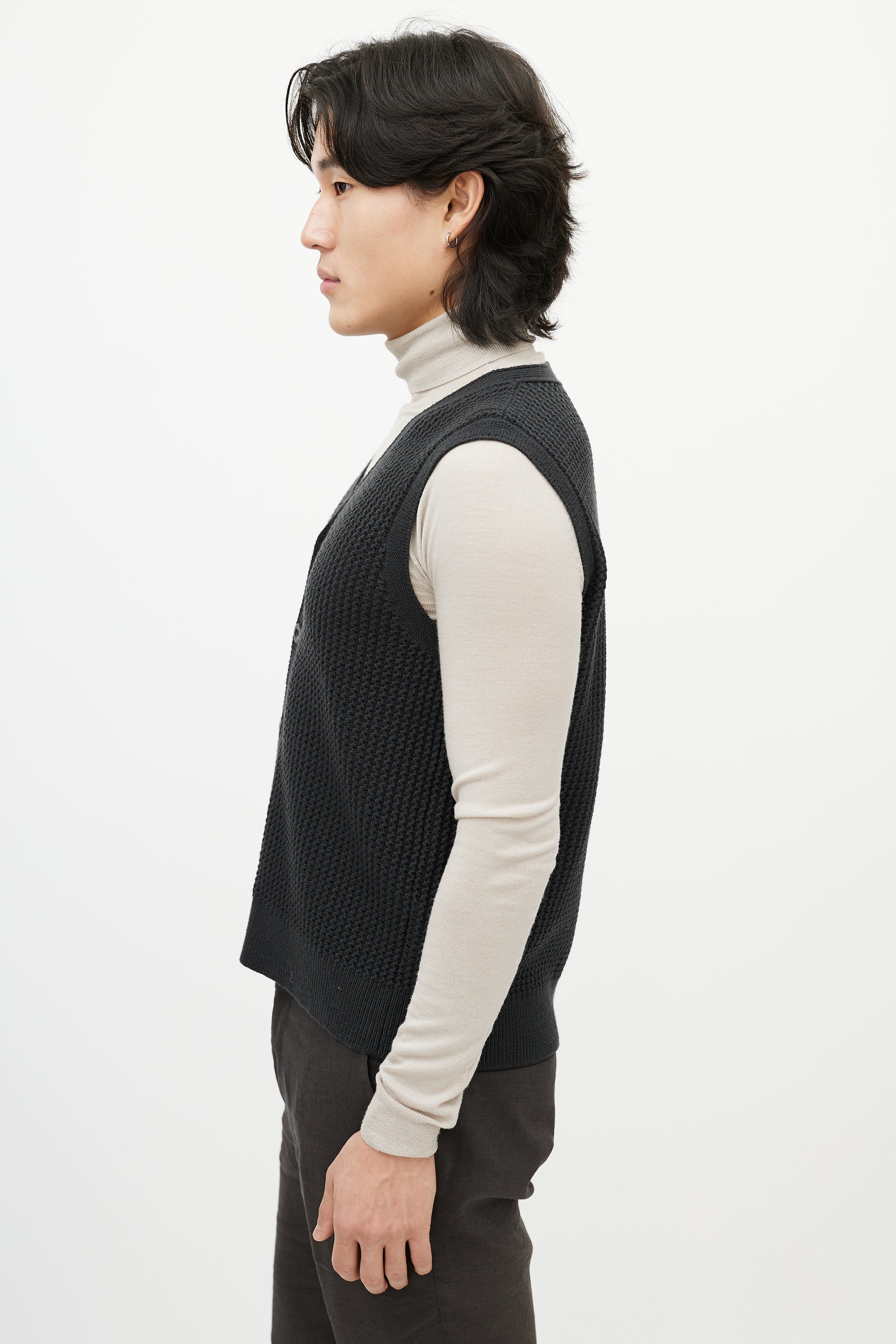 Armani // Grey Knit Button Up Vest – VSP Consignment