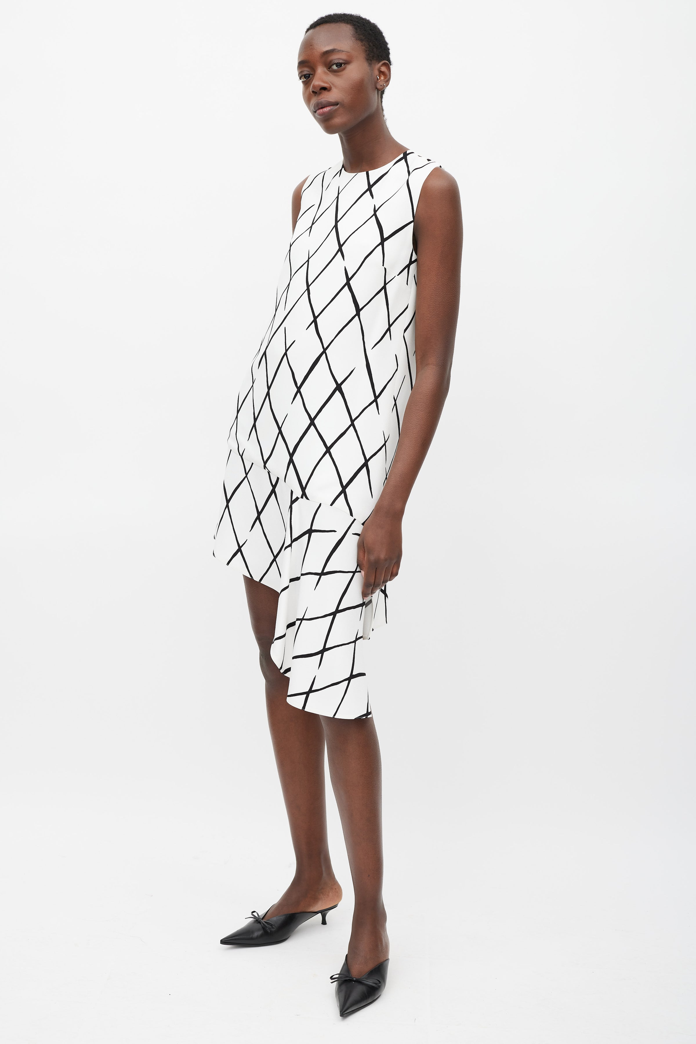 Balenciaga // White & Black Argyle Printed Asymmetric Dress VSP Consignment Balenciaga // White & Black Argyle Printed Asymmetric Dress VSP Consignment