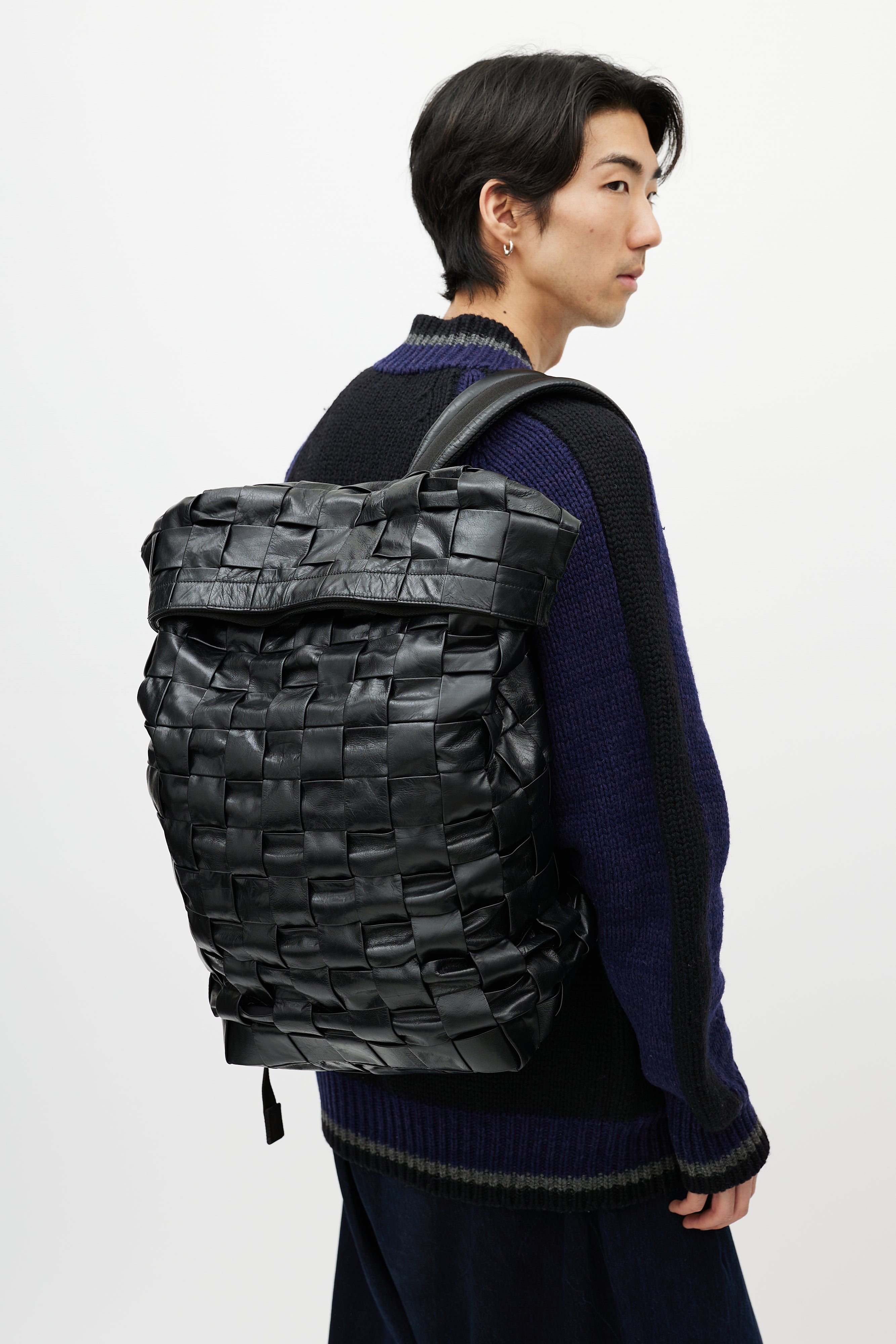 bottega veneta intrecciato leather backpack Bottega Veneta // Black Cassette Intrecciato Leather Fold Over Backpack – VSP Consignment
