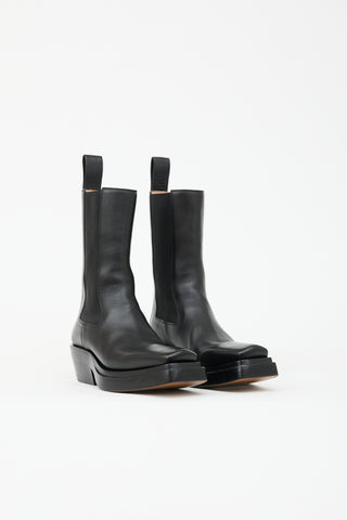 Bottega Veneta Leather Lean Chelsea Boot