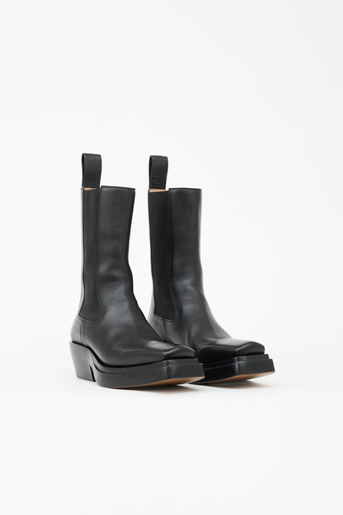Bottega Veneta Leather Lean Chelsea Boot