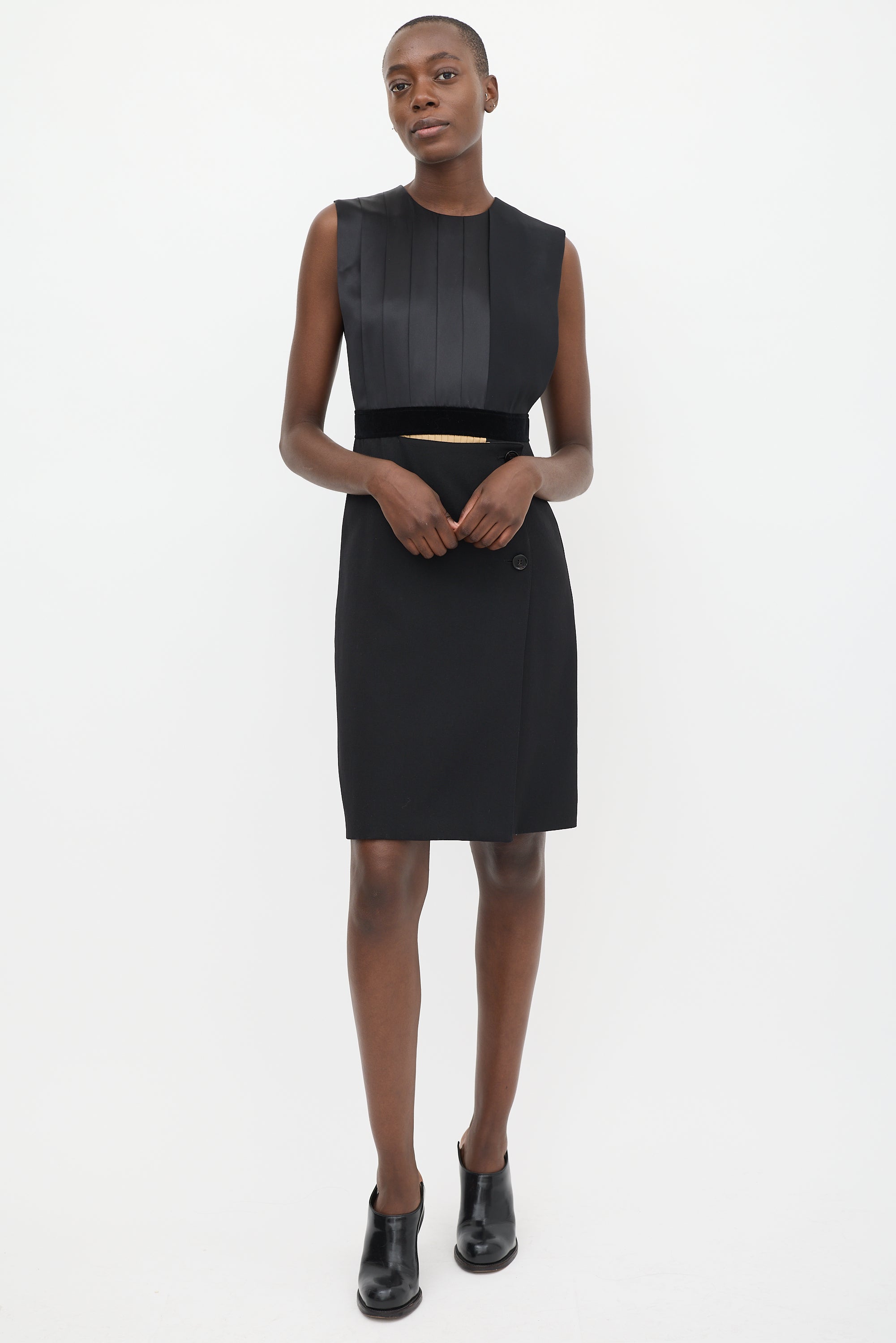 Burberry // Black Silk Pleated Wrap Dress VSP Consignment Burberry // Black Silk Pleated Wrap Dress VSP Consignment