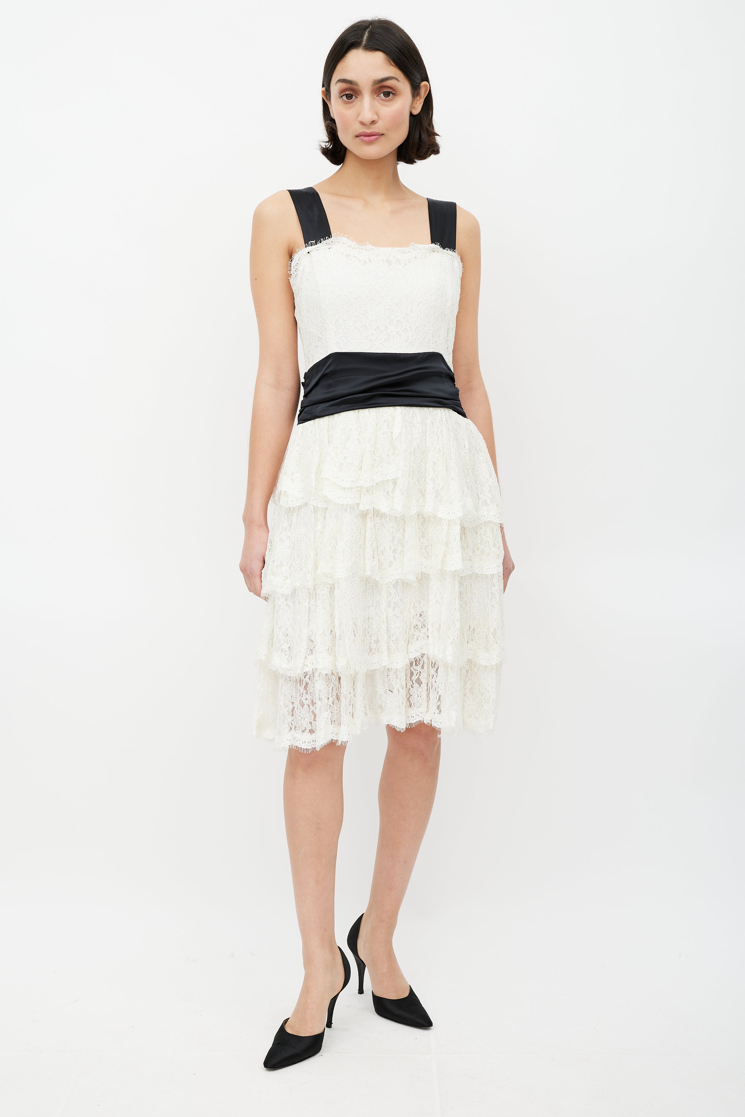 Burberry // Black & White Ruffled Lace Dress VSP Consignment Burberry // Black & White Ruffled Lace Dress VSP Consignment