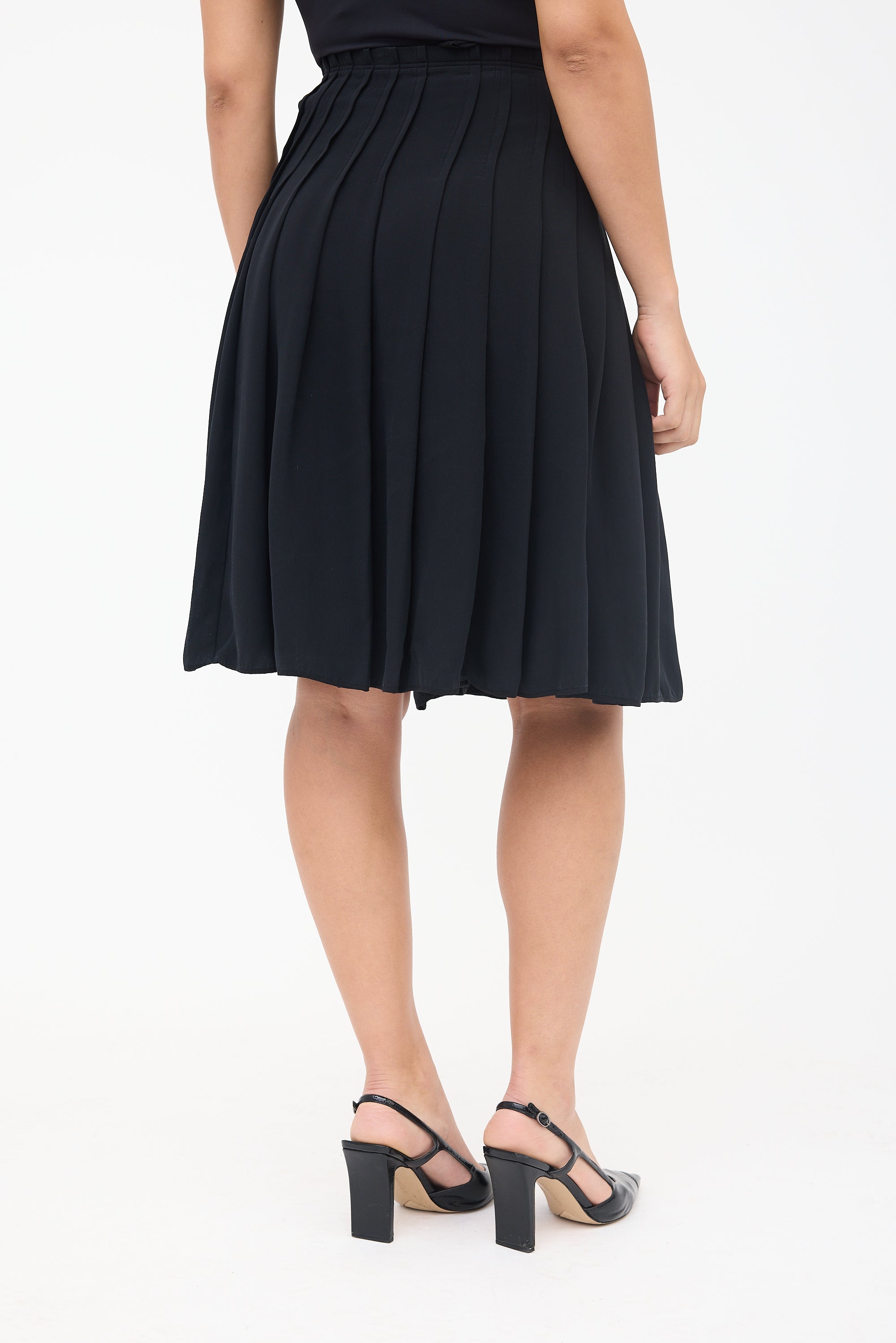 Burberry // Silk Pleated Wrap Skirt – VSP Consignment