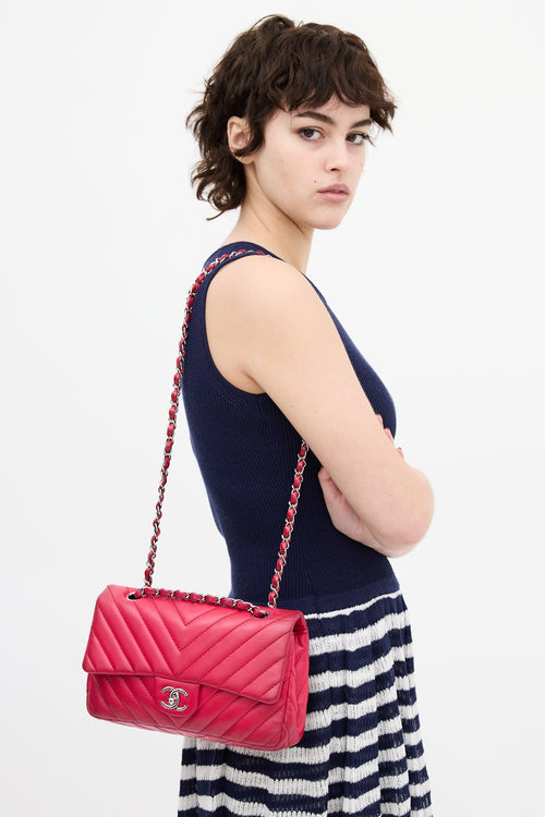 Chanel 2009 Fuchsia Quilted Chevron Medium Flap Bag