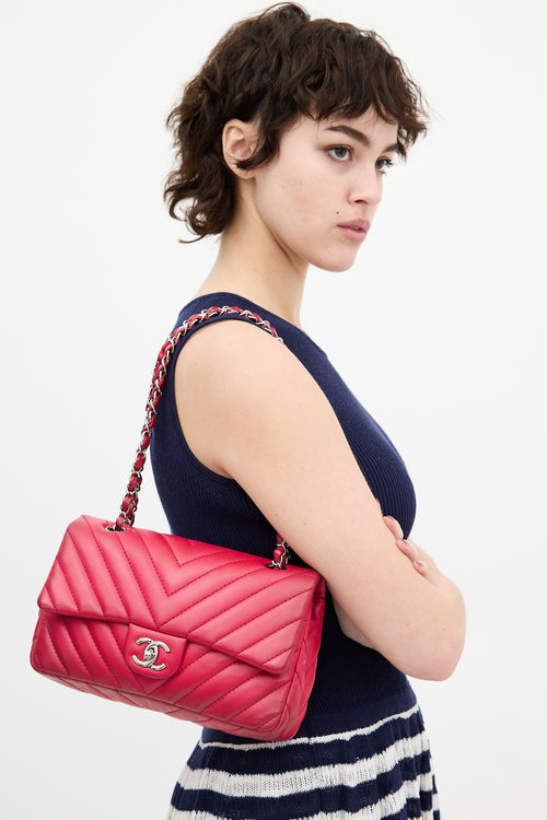 Chanel 2009 Fuchsia Quilted Chevron Medium Flap Bag
