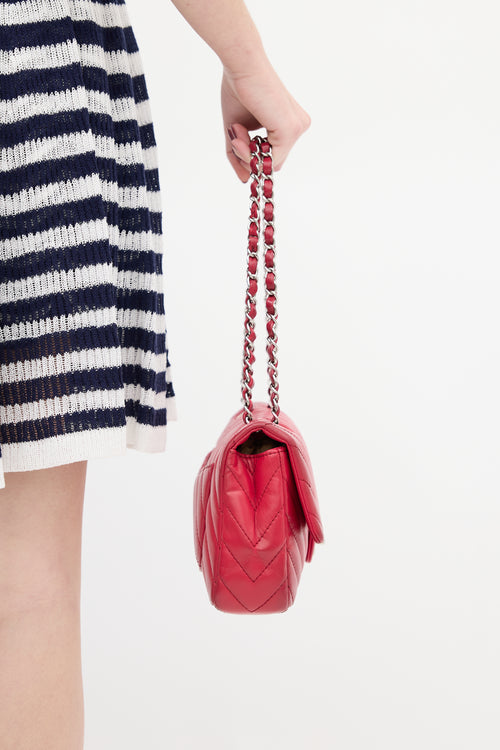 Chanel 2009 Fuchsia Quilted Chevron Medium Flap Bag