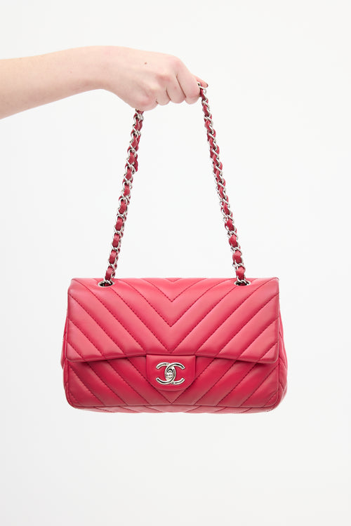 Chanel 2009 Fuchsia Quilted Chevron Medium Flap Bag