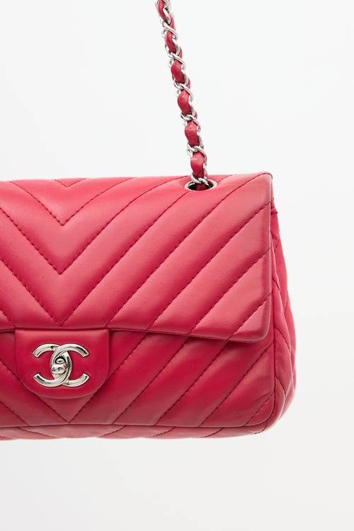 Chanel 2009 Fuchsia Quilted Chevron Medium Flap Bag