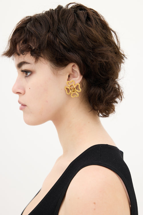 Chanel 1990s Gold Rope CC Clover Clip On Earrings