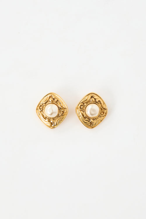 Chanel 1980s Faux Pearl Gripoix Clip On Earrings
