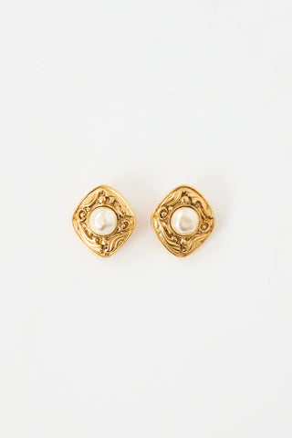 Chanel 1980s Faux Pearl Gripoix Clip On Earrings