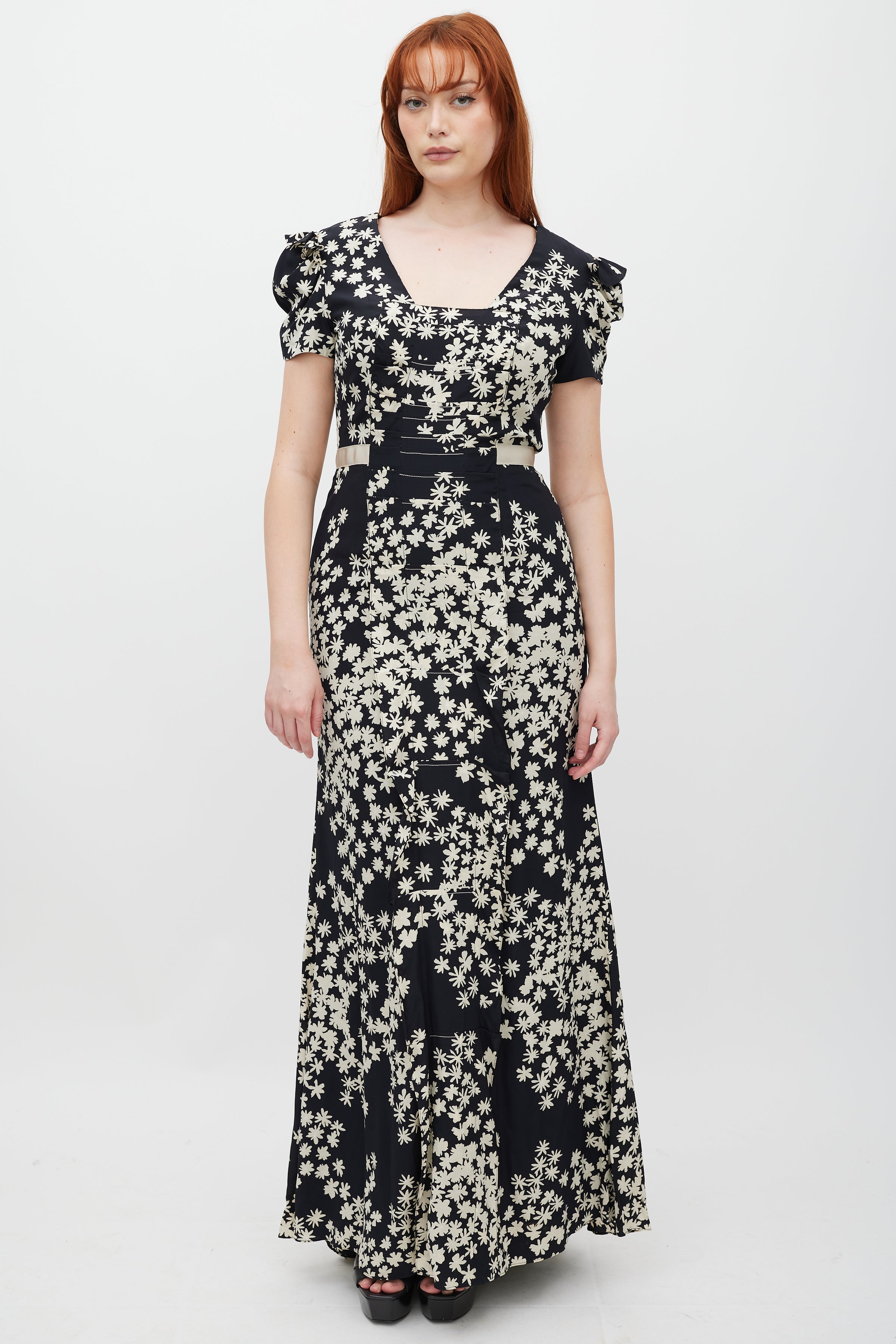 Carolina Herrera // Black & Cream Silk Floral Pleated Dress VSP Consignment Carolina Herrera // Black & Cream Silk Floral Pleated Dress VSP Consignment