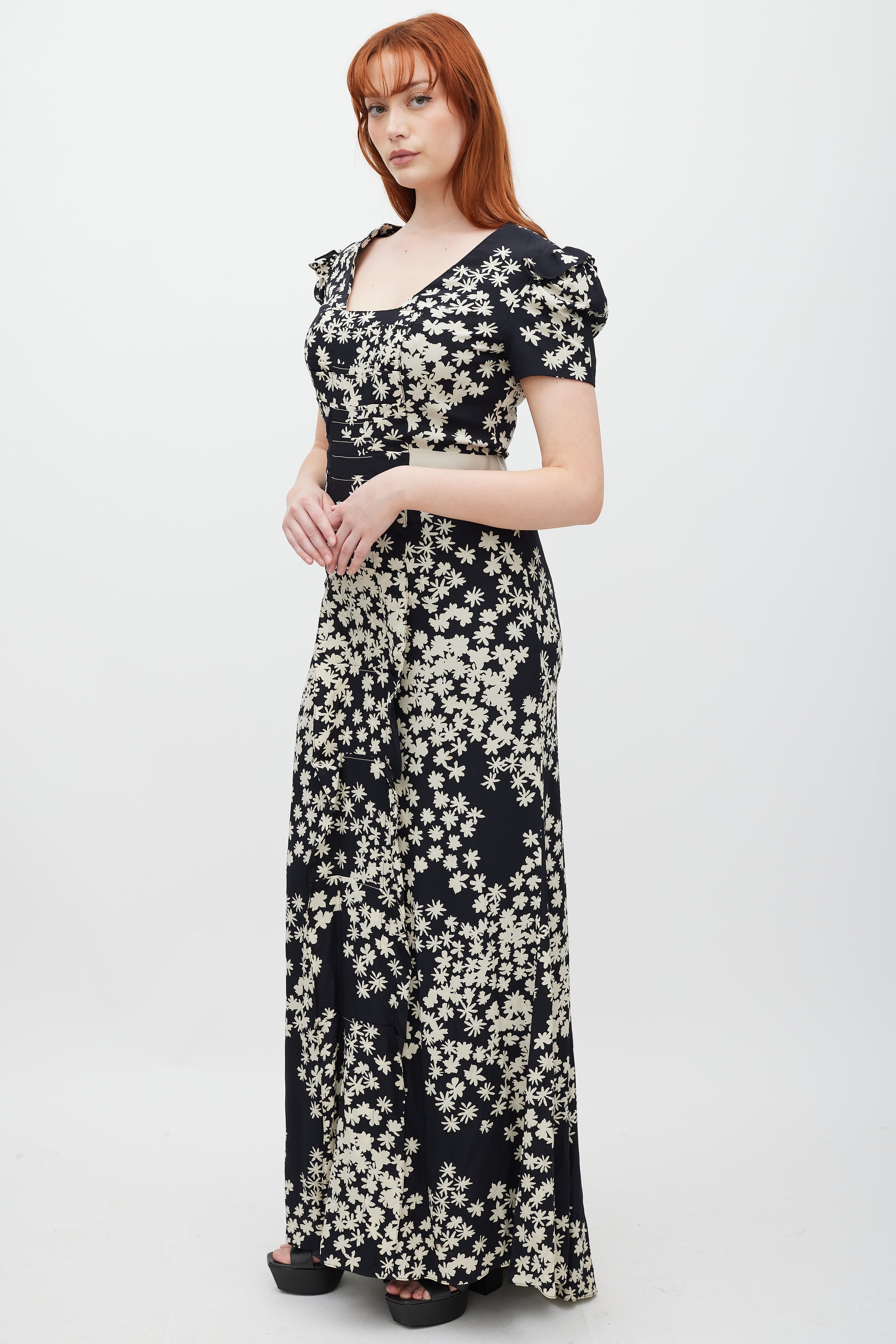 Carolina Herrera // Black & Cream Silk Floral Pleated Dress VSP Consignment Carolina Herrera // Black & Cream Silk Floral Pleated Dress VSP Consignment