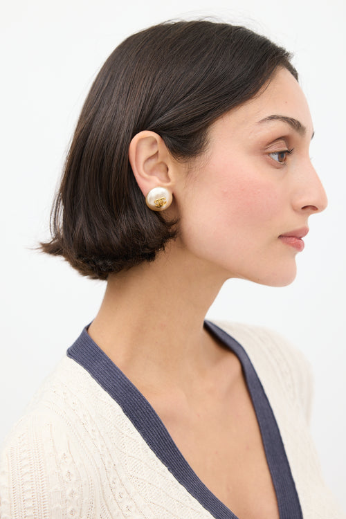 Chanel 1986 Gold Faux Pearl Logo Earring