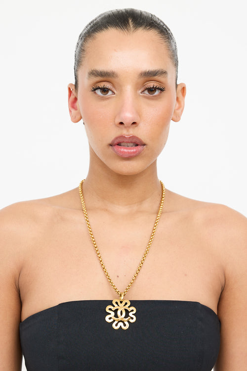 Chanel 1995 Gold Floral Logo Necklace
