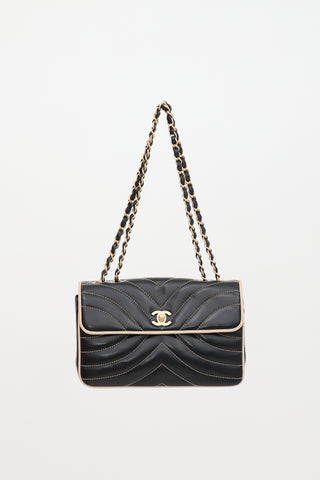 Chanel 2003 - 2004 Quilted Leather Single Flap Bag