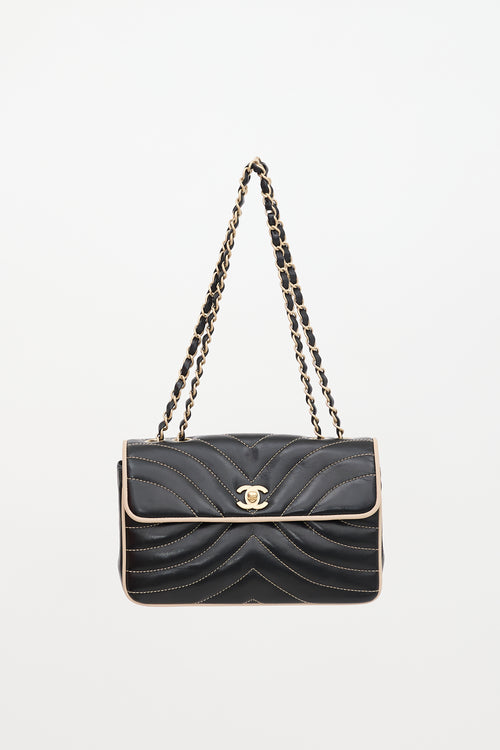 Chanel 2003 - 2004 Quilted Leather Single Flap Bag