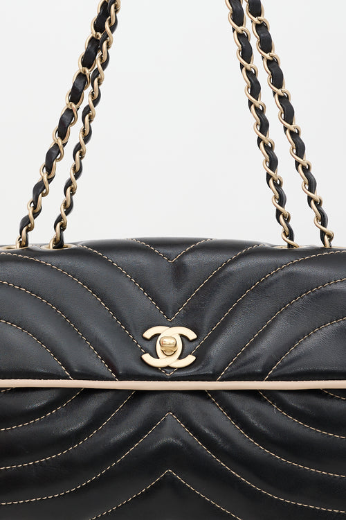 Chanel 2003 - 2004 Quilted Leather Single Flap Bag