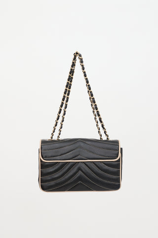 Chanel 2003 - 2004 Quilted Leather Single Flap Bag