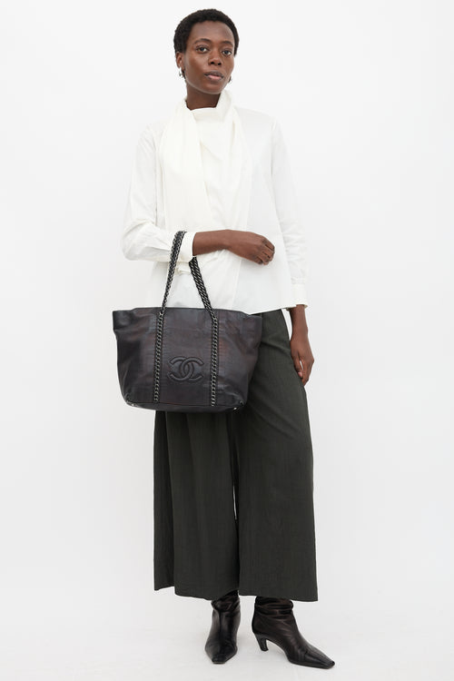 Chanel 2005 Leather Luxe Ligne CC Tote Bag