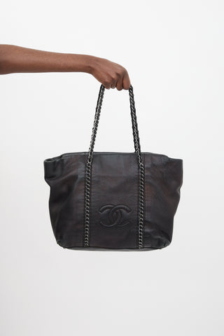 Chanel 2005 Leather Luxe Ligne CC Tote Bag