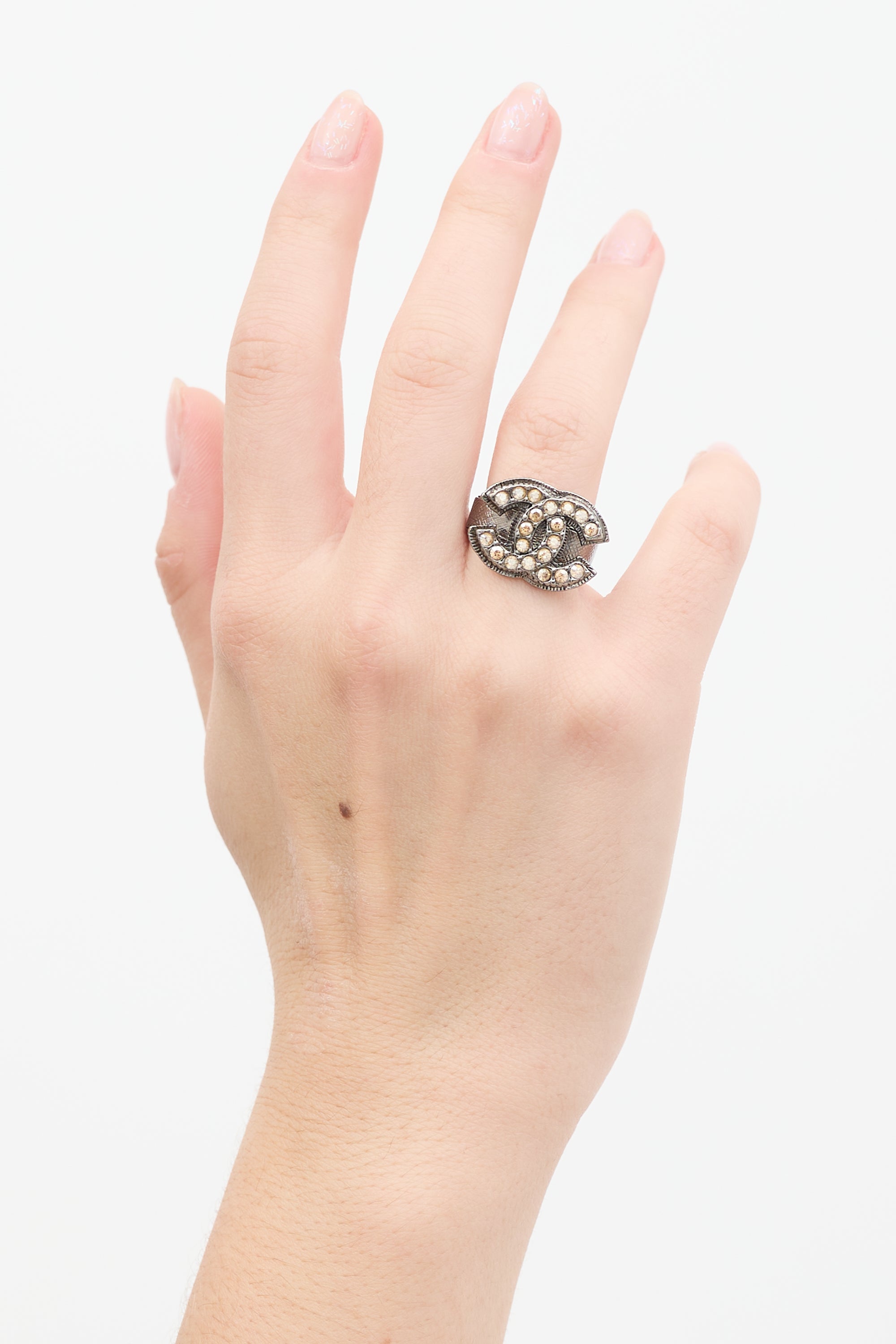 Chanel // Aged Silver Crystal CC Ring – VSP Consignment