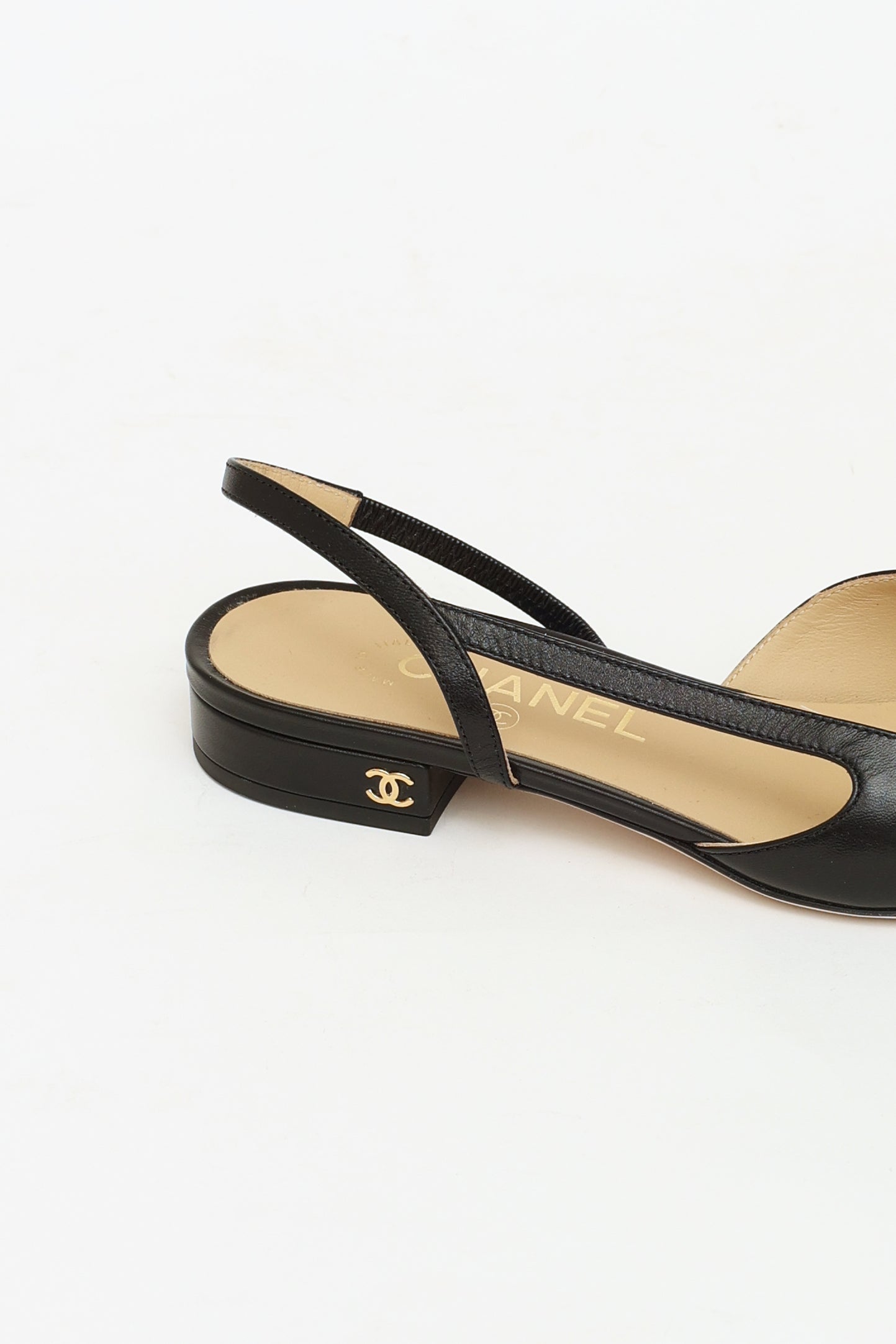 Chanel Beige/Black Leather and Fabric Cap-Toe CC Slingback D'orsay Pumps  Size 39.5 Chanel